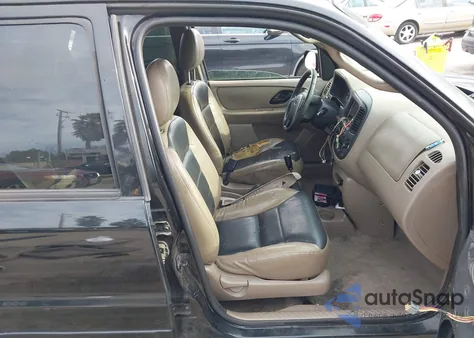 2002 Ford Escape Xls z USA, uszkodzony, nr VIN 1FMYU01B52KC37481